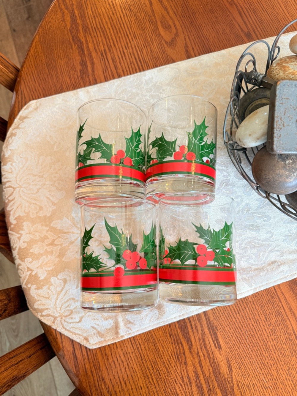 Vintage Libbey Holiday Holly & Berries Glass Tumblers set of 4 - Picture 11 of 17